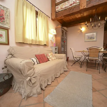 Le Candele Apartment *